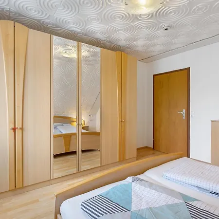 Apartment Leber