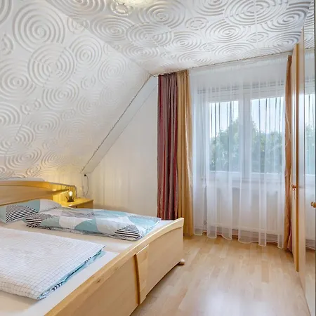Leber Apartment *